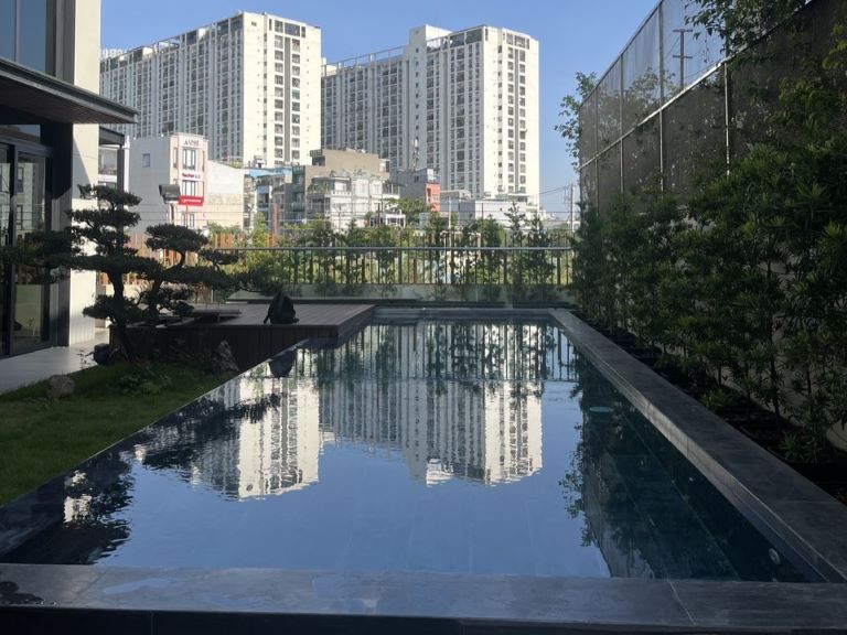 Hồ bơi gia đình khu biệt thự Lancaster - thi cong boi Van Lang Pool - anh 01