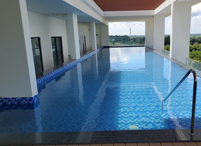 Hồ bơi khách sạn Lucky Tây Ninh - thi cong boi Van Lang Pool - anh 01